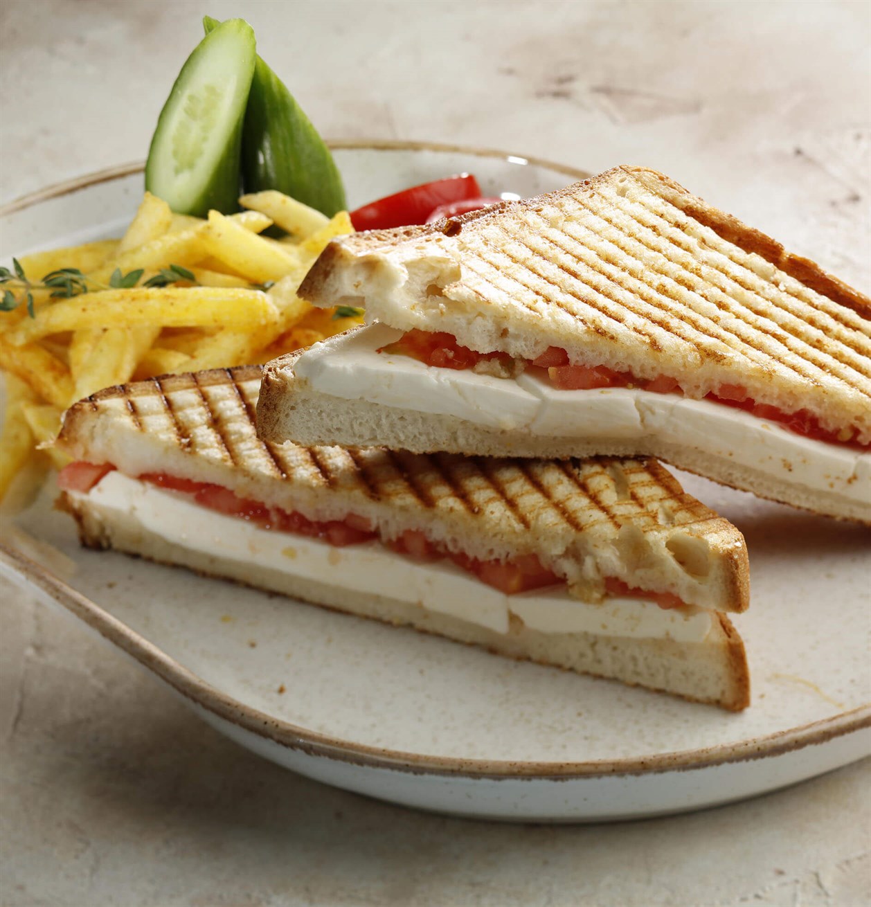 Sucuklu Kaşarlı Tost