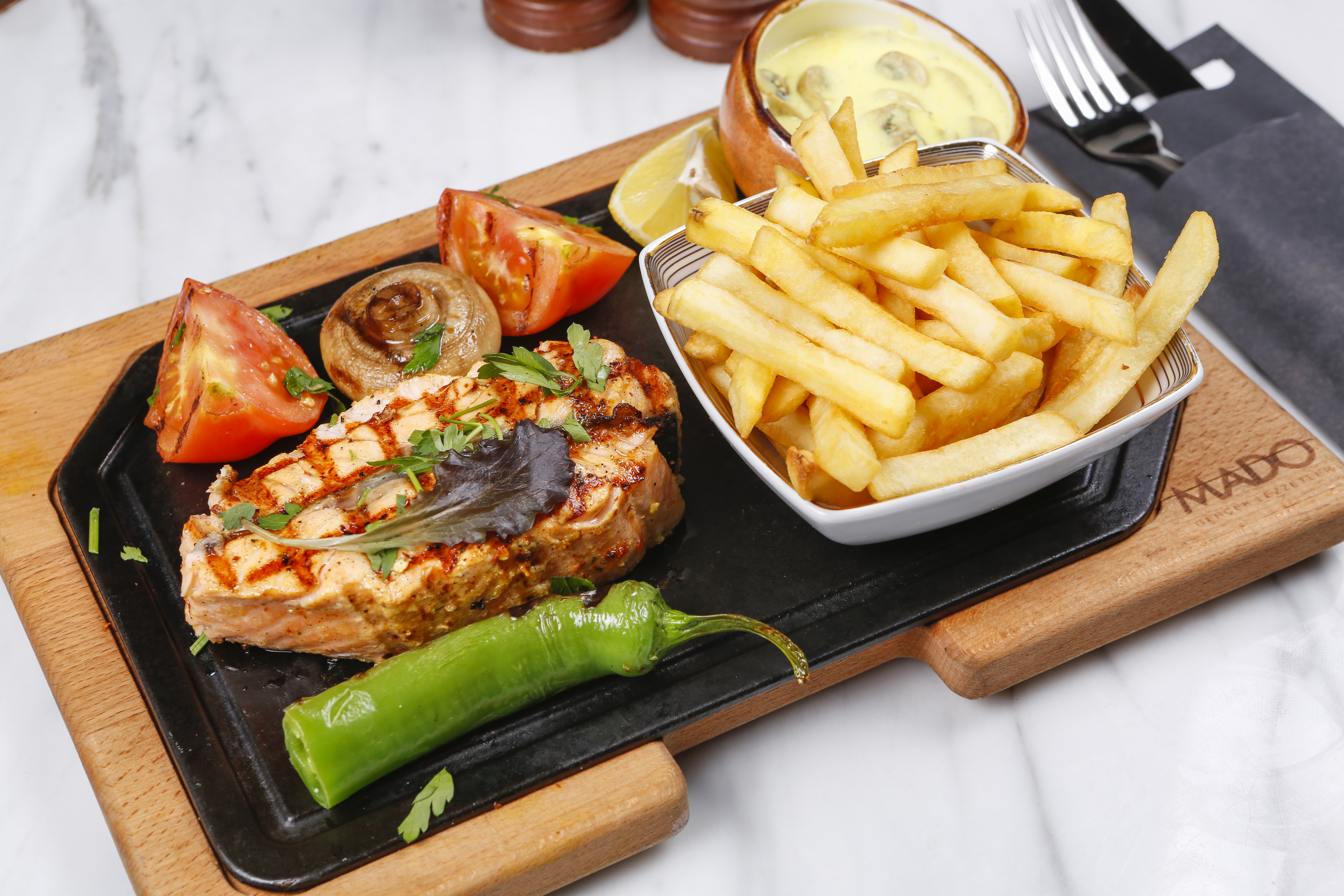 Grilled Salmon Fillet (118)